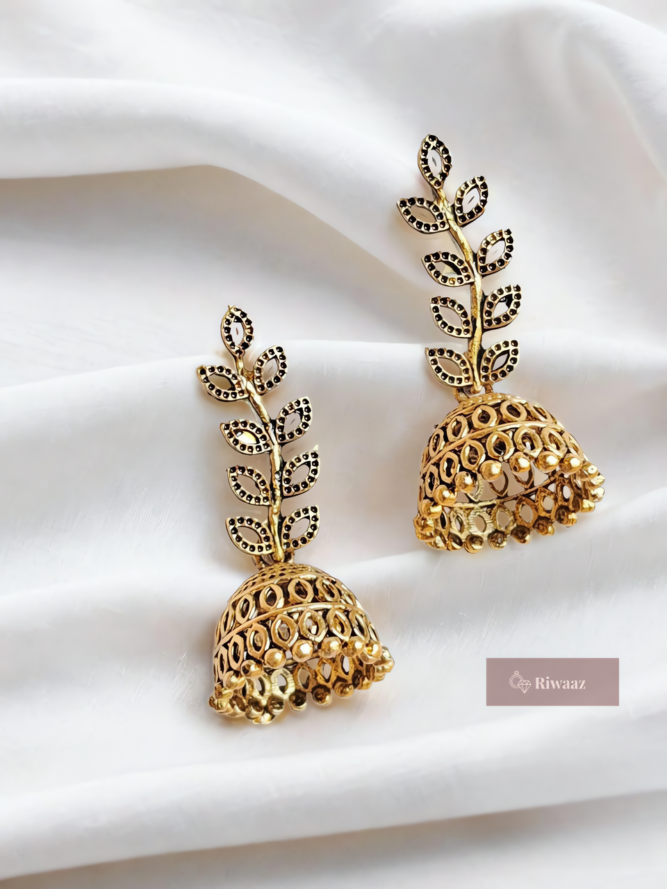 Golden leafy oxidised Earring