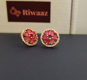 Stunning bloom diamond ear stud