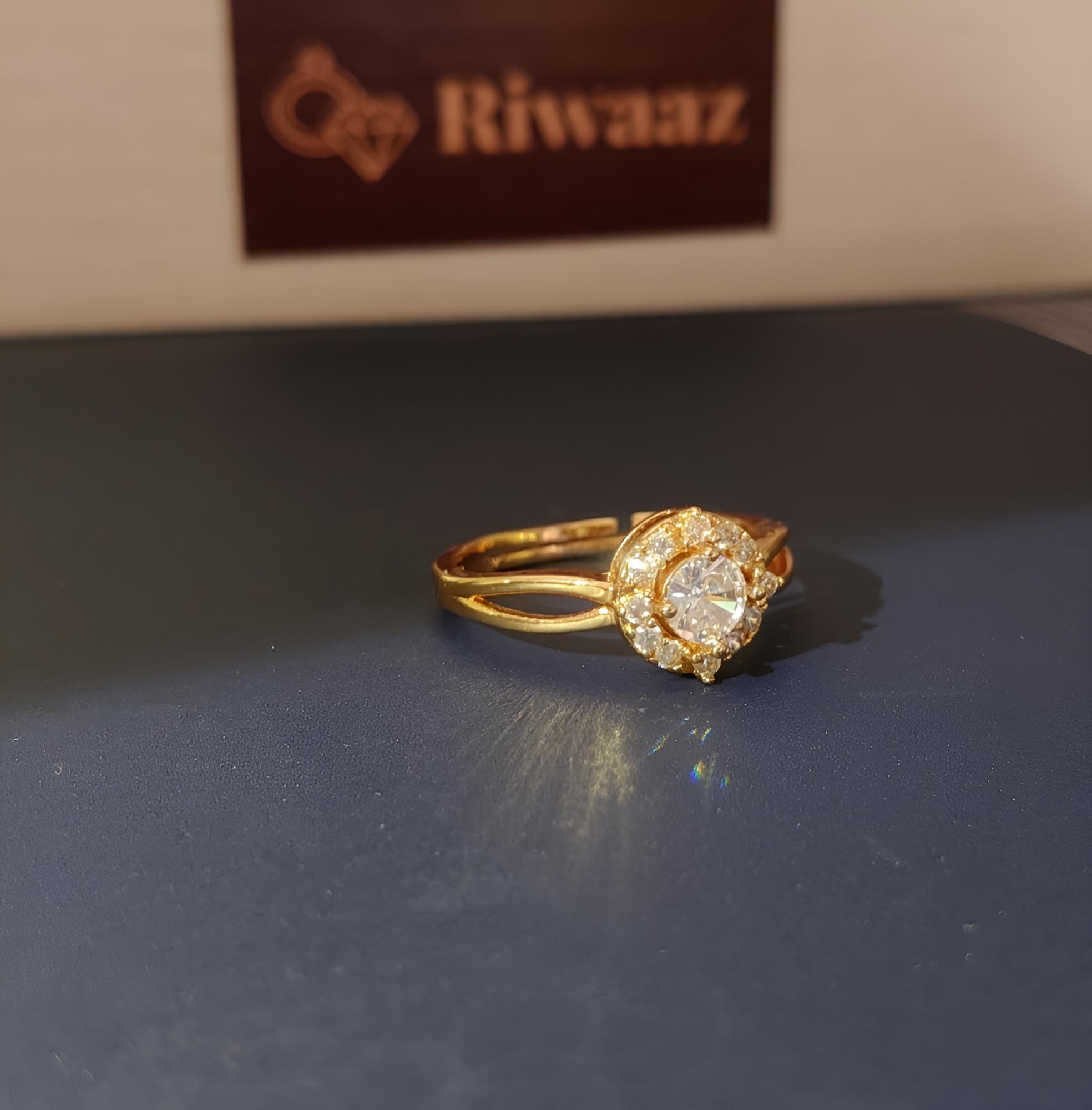 Round cut diamond ring