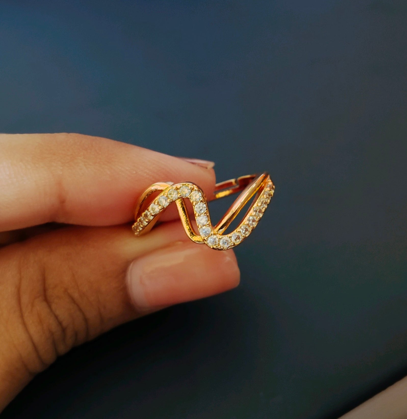 Double wave diamond ring